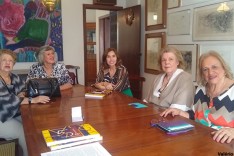 Mesa que pertenceu a Drummond é doada para a  FCCDA